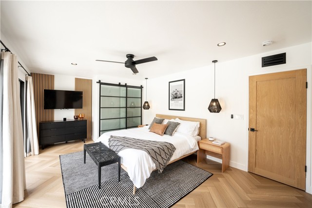 515 N Burton Way, Palm Springs CA: https://media.crmls.org/medias/28a4eab2-4e39-4f37-bec9-3343016eb7b0.jpg