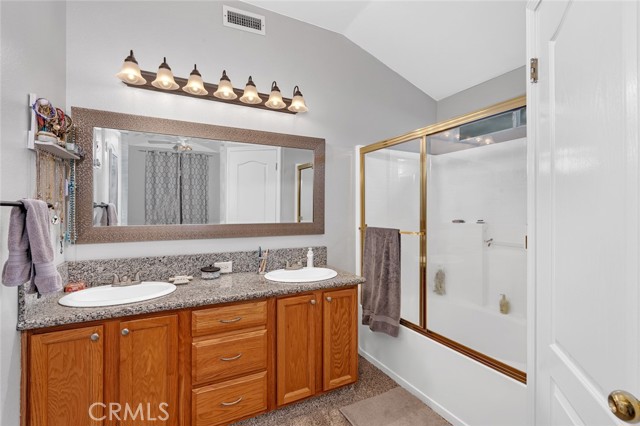 Detail Gallery Image 33 of 47 For 2200 Hanson Ave, Clovis,  CA 93611 - 3 Beds | 2 Baths