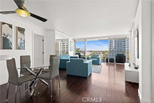 700 E Ocean Boulevard, Long Beach CA: https://media.crmls.org/medias/28a5eee0-9fa9-4970-924f-a23684a608b1.jpg