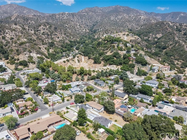 6438 Day Street, Tujunga CA: https://media.crmls.org/medias/28a65228-90b8-4f75-b945-6b13f8907985.jpg