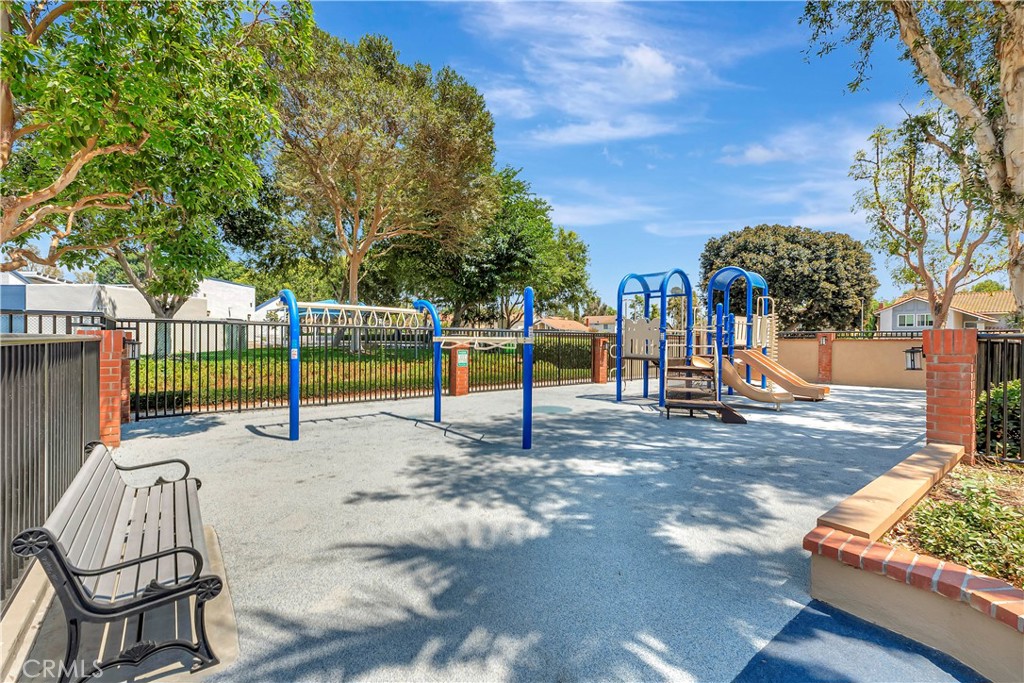 MLS #OC25183386 img 32