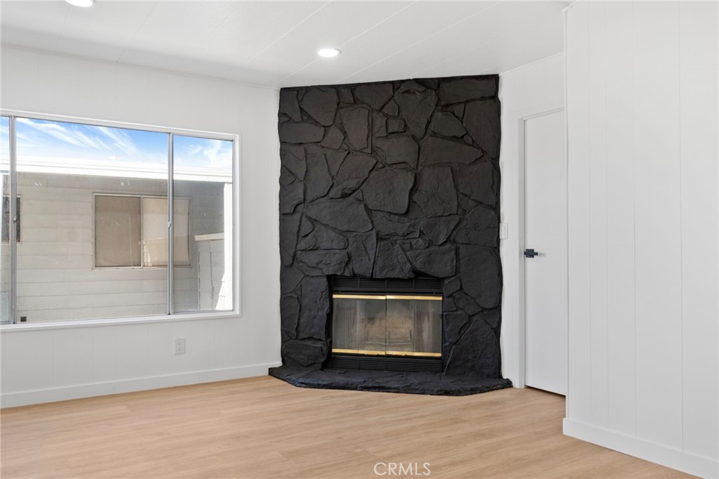 MLS #OC25240033 image #23