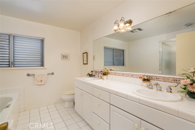 Detail Gallery Image 27 of 36 For 2727 Island View Dr, Corona Del Mar,  CA 92625 - 4 Beds | 2/1 Baths