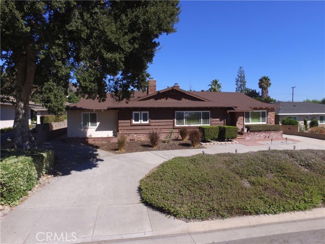 152 N Hacienda Ave, Glendora, CA 91741