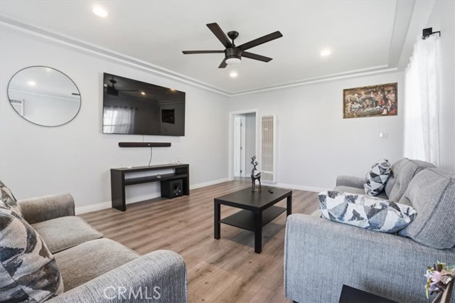 Front Image Thumbnail for CRDW26064663