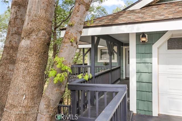 Detail Gallery Image 3 of 46 For 453 Davos, Crestline,  CA 92325 - 5 Beds | 2/1 Baths