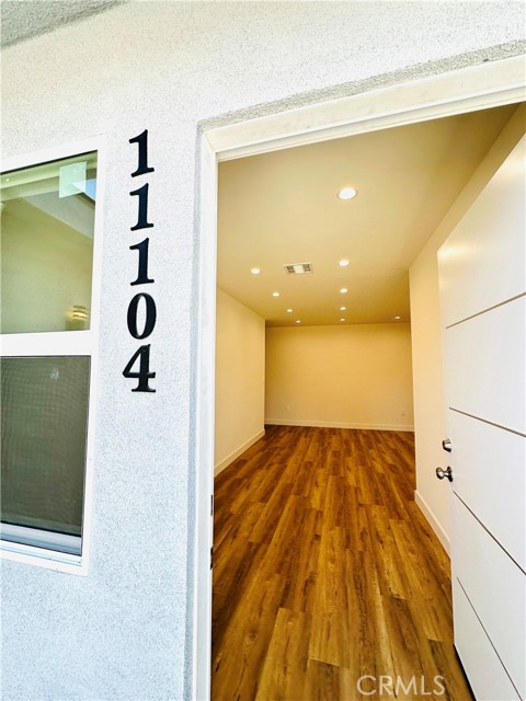 Detail Gallery Image 14 of 21 For 11104 Oxnard St, North Hollywood,  CA 91606 - 4 Beds | 3 Baths