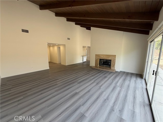 Detail Gallery Image 4 of 22 For 5301 Dubois, Woodland Hills,  CA 91367 - 3 Beds | 2 Baths