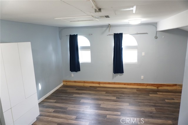 10109 Noble Avenue, Mission Hills (San Fernando) CA: https://media.crmls.org/medias/28ad8ce7-f9a2-498a-b4cb-0b9f546aa583.jpg