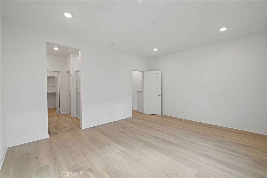 MLS #OC25238105 image #28