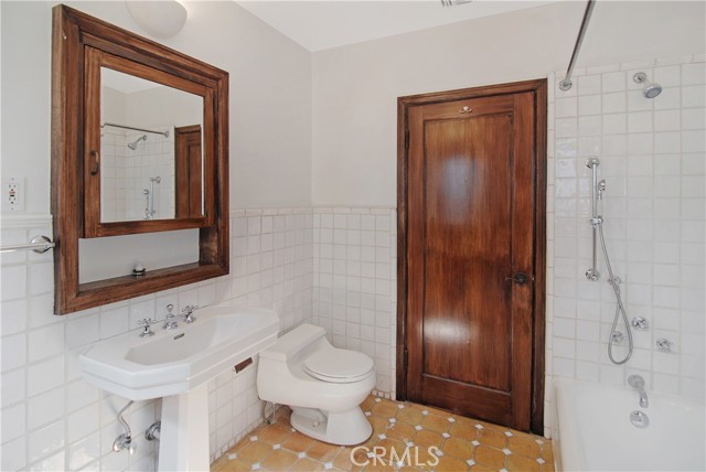 Detail Gallery Image 11 of 16 For 2538 Aiken, Los Angeles,  CA 90064 - 3 Beds | 2 Baths