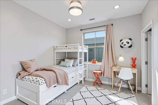 72 Granite, Irvine CA: https://media.crmls.org/medias/28aef7dc-f040-4109-8b15-25c0f387df26.jpg