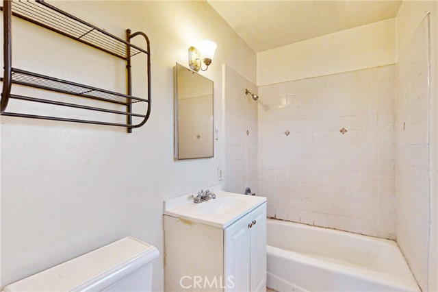 Detail Gallery Image 29 of 32 For 11233 Victory Bld, North Hollywood,  CA 91606 - – Beds | – Baths