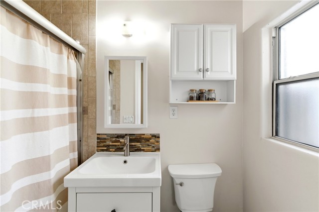 Detail Gallery Image 21 of 35 For 10731 Wright Rd, South Gate,  CA 90280 - 3 Beds | 2 Baths