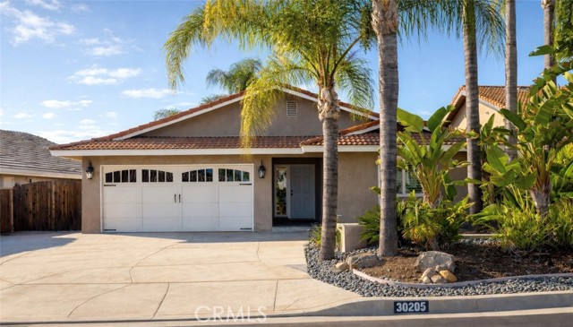 Detail Gallery Image 4 of 58 For 30205 Channel Way, Canyon Lake,  CA 92587 - 3 Beds | 2 Baths