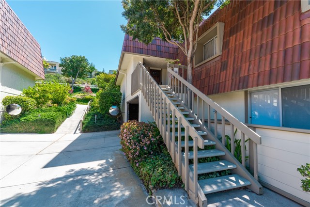55 Cresta Verde Drive, Rolling Hills Estates, California 90274, 3 Bedrooms Bedrooms, ,2 BathroomsBathrooms,Residential,Sold,Cresta Verde,SB22072492