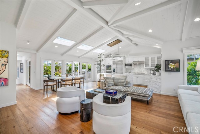Detail Gallery Image 4 of 56 For 461 Poplar St, Laguna Beach,  CA 92651 - 4 Beds | 4 Baths