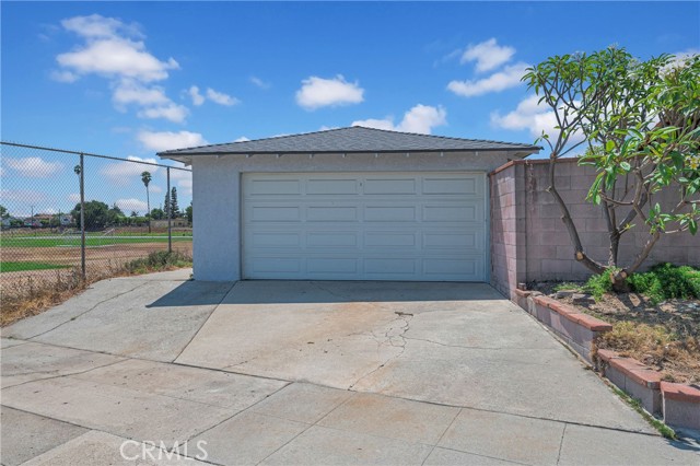 321 E Oakmont Drive, Montebello CA: https://media.crmls.org/medias/28b0ca77-6a85-4d93-956f-0415cd330625.jpg