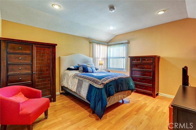 Detail Gallery Image 26 of 33 For 1350 Graynold Ave, Glendale,  CA 91202 - 3 Beds | 2 Baths