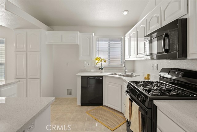 20197 Canyon View Drive, Canyon Country CA: https://media.crmls.org/medias/28b26262-739b-4891-8ded-a7e583cf94d1.jpg