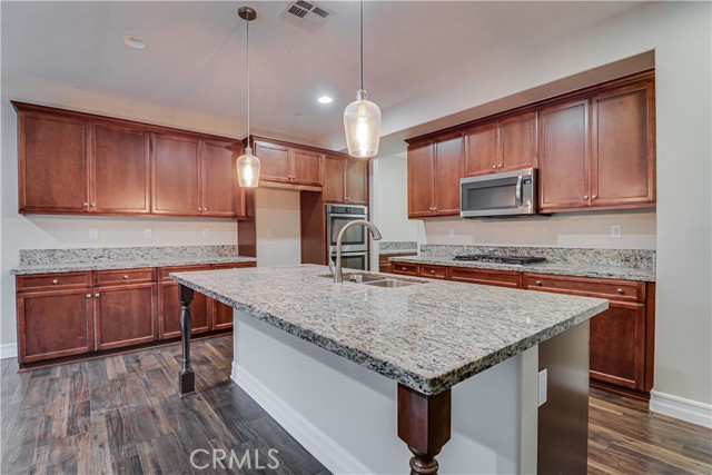 Detail Gallery Image 15 of 44 For 5005 Silvery Jewel, Bakersfield,  CA 93313 - 5 Beds | 3/1 Baths