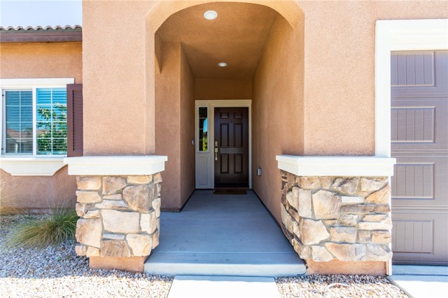 Detail Gallery Image 6 of 43 For 11856 Calenda Ct, Victorville,  CA 92392 - 4 Beds | 3 Baths