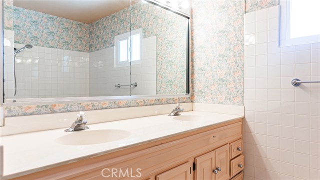 Image 13 of 35 For 5449 Fairbrook Street