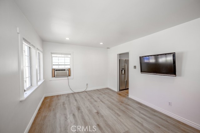 25252 Atwood Boulevard, Newhall CA: https://media.crmls.org/medias/28b4303b-5dbe-450b-bffb-3a1f3b48d5cb.jpg