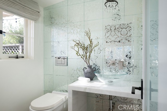 604 Begonia Avenue, Corona del Mar CA: https://media.crmls.org/medias/28b561d2-7a3e-41d8-8047-834fe36e21db.jpg
