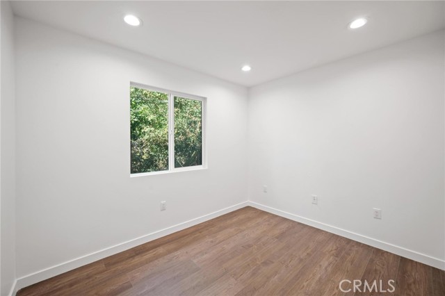 Detail Gallery Image 7 of 17 For 7443 Balcom Ave, Reseda,  CA 91335 - 3 Beds | 2 Baths