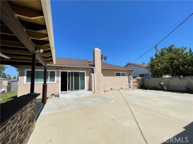 10443 Woodley Avenue, Granada Hills CA: https://media.crmls.org/medias/28b67ad6-6c57-4e13-83f8-0d38d9d30622.jpg