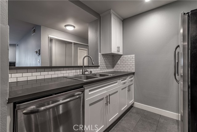 1230 Horn Avenue 525