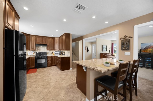910 Huggins Avenue, Placentia CA: https://media.crmls.org/medias/28b73610-a416-48c5-8427-fb3e39eab754.jpg