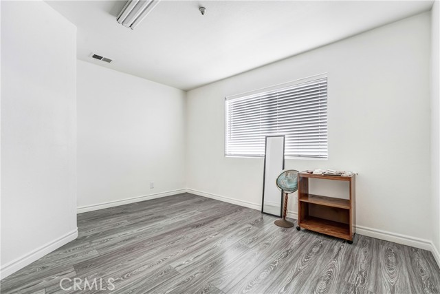 Detail Gallery Image 9 of 15 For 14300 Terra Bella #20,  Panorama City,  CA 91402 - 3 Beds | 3 Baths