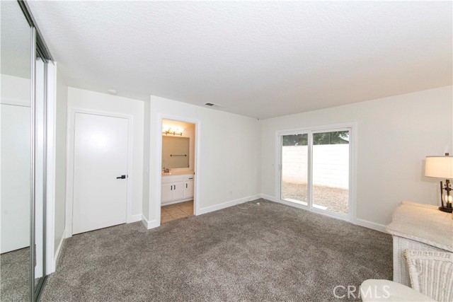6409 Heatherwood Drive, Jurupa Valley CA: https://media.crmls.org/medias/28b81965-3ebc-40ea-b49a-d84cc4649138.jpg