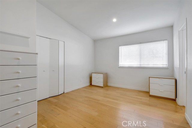 Detail Gallery Image 40 of 65 For 24216 Calvert St, Woodland Hills,  CA 91367 - 5 Beds | 3/1 Baths