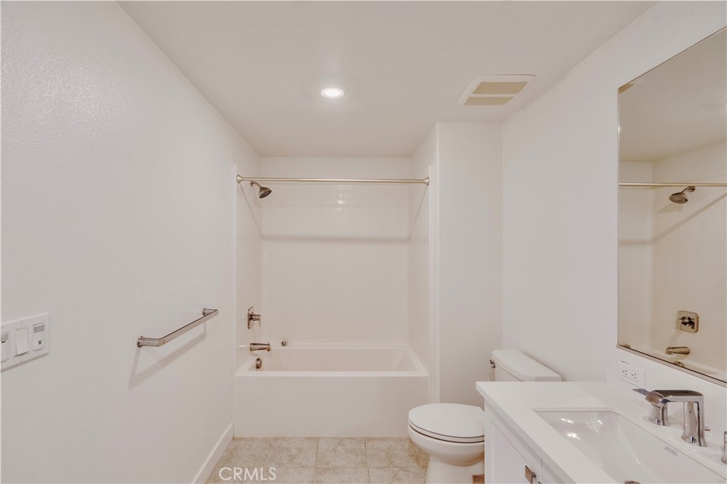 https://media.crmls.org/medias/28b84803-47d0-4838-aca3-6d5d36b9eec6.jpg?preset=X-Large