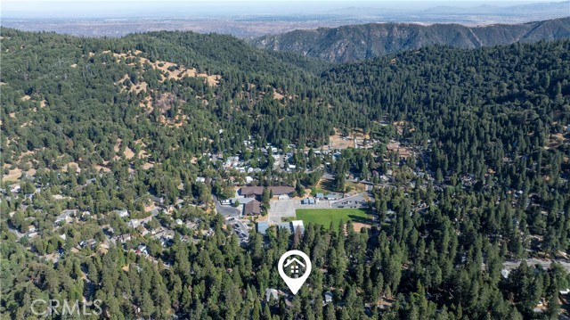 22864 Alder Lane, Crestline CA: https://media.crmls.org/medias/28b853d9-5c5e-479c-818b-992604b92696.jpg