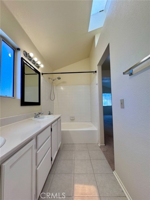 31585 Corte Salinas, Temecula CA: https://media.crmls.org/medias/28b88c5e-c07c-4cda-bf77-57a5965e1852.jpg