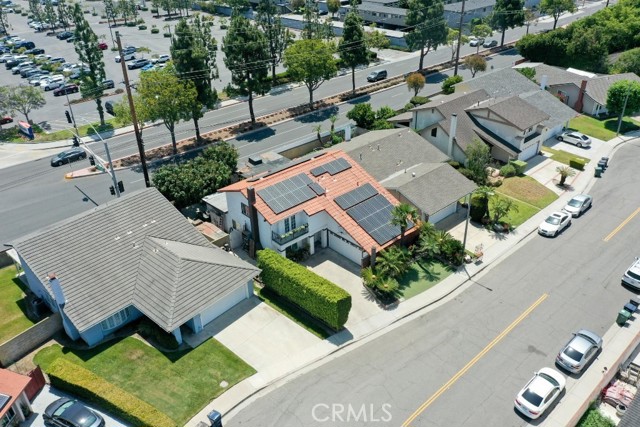 Detail Gallery Image 2 of 31 For 17230 San Lorenzo Cir, Fountain Valley,  CA 92708 - 4 Beds | 3 Baths