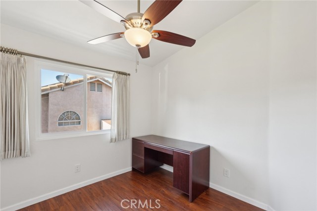 Detail Gallery Image 18 of 25 For 729 La Loma Ln, Corona,  CA 92879 - 4 Beds | 2/1 Baths