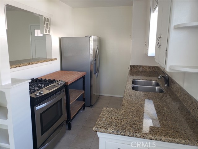 Detail Gallery Image 3 of 38 For 3630 E 2nd St #1,  Long Beach,  CA 90803 - 2 Beds | 1 Baths