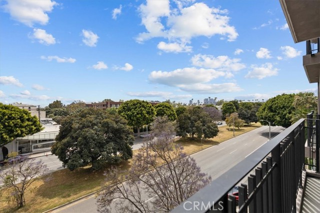 Detail Gallery Image 10 of 10 For 8811 Burton Way #318,  West Hollywood,  CA 90048 - 1 Beds | 1 Baths