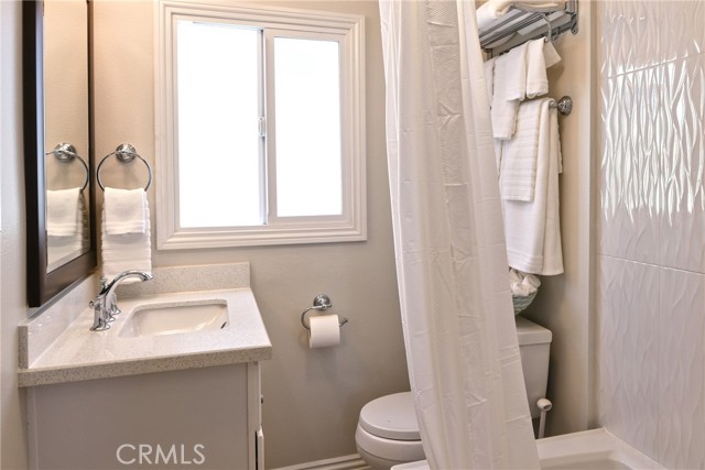 Detail Gallery Image 19 of 51 For 1319 Unit B W Bay Ave #B,  Newport Beach,  CA 92661 - 1 Beds | 1 Baths