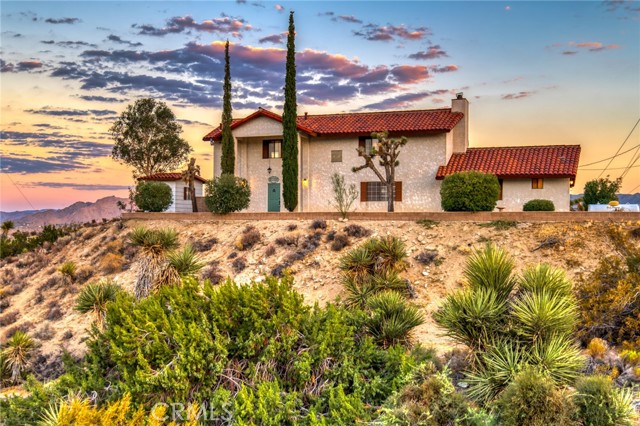 Detail Gallery Image 5 of 75 For 6107 Mandarin Rd, Yucca Valley,  CA 92284 - 3 Beds | 3/1 Baths