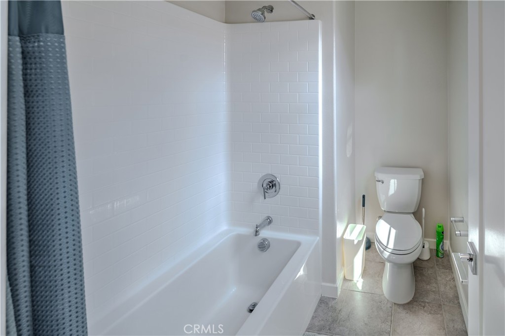 https://media.crmls.org/medias/28bdbb3b-908f-4491-8449-76d52f3f1262.jpg?preset=X-Large