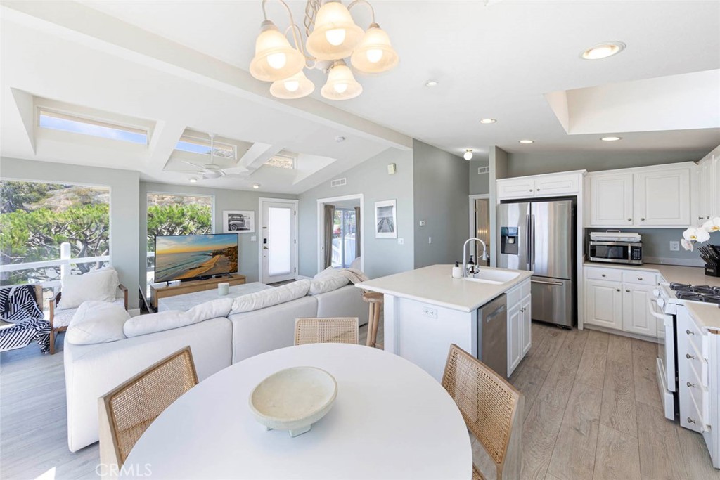 MLS #OC25253681 image #11