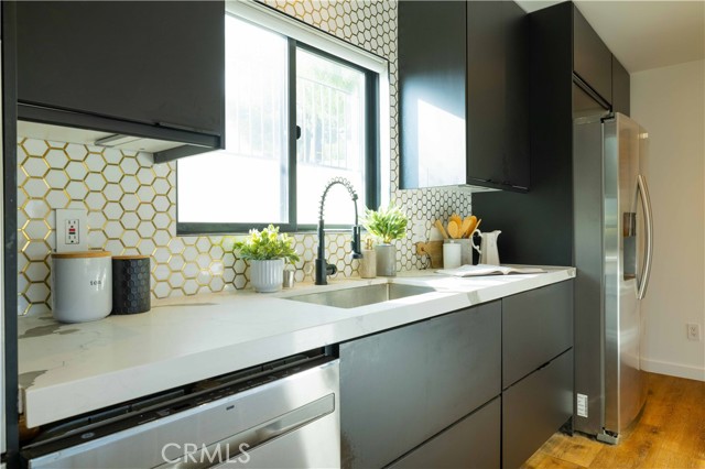 Detail Gallery Image 11 of 50 For 4300 Camello Rd, Woodland Hills,  CA 91364 - 4 Beds | 2/1 Baths