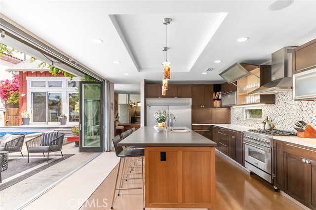 Detail Gallery Image 16 of 65 For 291 Argonne Ave, Long Beach,  CA 90803 - 5 Beds | 4 Baths
