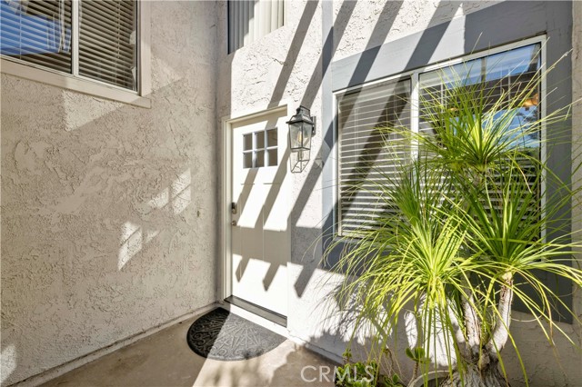 Detail Gallery Image 6 of 55 For 15845 Rosehaven, Canyon Country,  CA 91387 - 4 Beds | 3 Baths